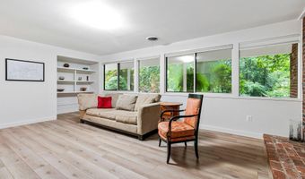 8004 PARK OVERLOOK Dr, Bethesda, MD 20817
