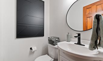 8 Country Oaks Dr, Barboursville, WV 25504