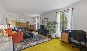 14 Lakeshore Dr, Belgrade, ME 04918