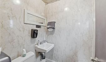 170 Franklin St, Bristol, RI 02809