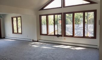 83 Lakeside Dr, Alloway, NJ 07461