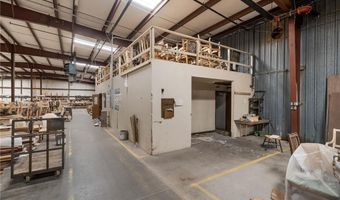 909 C St, Barling, AR 72923