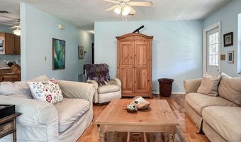 331 Lanesville Dr, Apalachicola, FL 32320