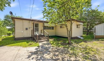 313 S Rinker Ave, Aurora, MO 65605