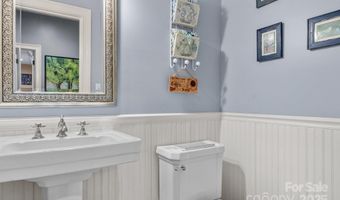 11 Hearthstone Dr, Asheville, NC 28803