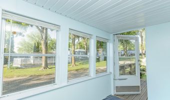 92 Rohr St #5, Arnolds Park, IA 51331