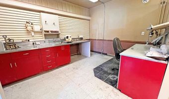 390 N Broadway St, Blackfoot, ID 83221