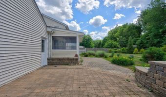 10 Hemlock Rd, Andover, MA 01810