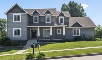 923 S 10th St, Adel, IA 50003