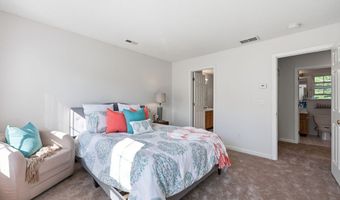 46 Dundee Dr, Cheshire, CT 06410