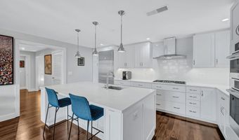 4915 HAMPDEN Ln 204, Bethesda, MD 20814