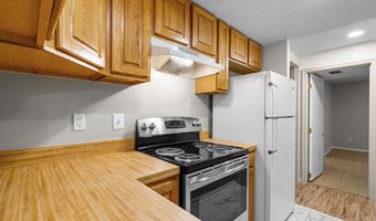 7100 OLD CHAPEL Dr, Bowie, MD 20715