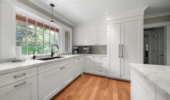 25733 River Dr, Franklin, MI 48025