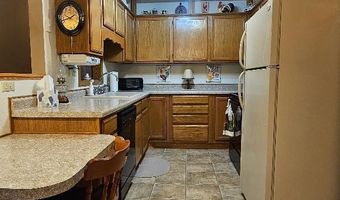 1015 CIRCLE Dr, Aberdeen, SD 57401