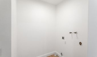 2445 Toyon St, Anderson, CA 96007