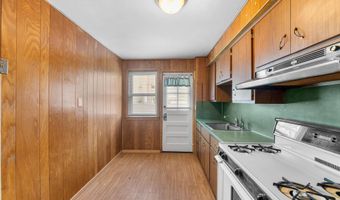 11 VETERANS Ct, Bayonne, NJ 07002