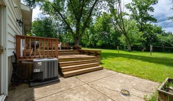 40581 N Sunset Dr, Antioch, IL 60002