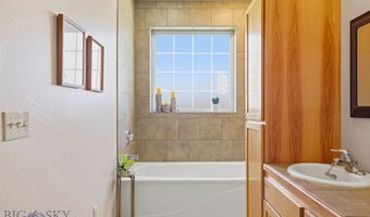 734 Landmark Dr, Belgrade, MT 59714