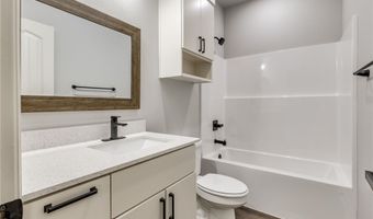 27 Brierfield Ln, Bella Vista, AR 72714