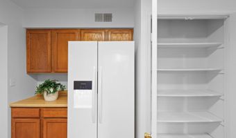 8223 TREEBROOKE Ln, Alexandria, VA 22308
