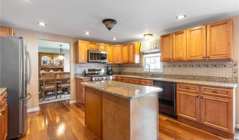 53 Brookpark Dr, Amherst, NY 14228