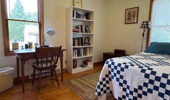 305 Lakeview Dr, Algoma, WI 54201