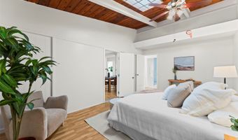 98-822 Kaamilo St, Aiea, HI 96701