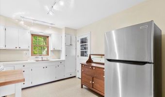 9 Sunset Dr, Altamont, NY 12009