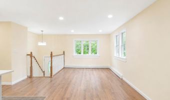 41 Madison Ave, Amityville, NY 11701