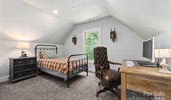 61 Mcintyre Dr, Asheville, NC 28803