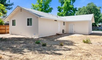 2445 Toyon St, Anderson, CA 96007