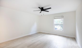 8356 Meadow Lakes Dr, Charlotte, NC 28210