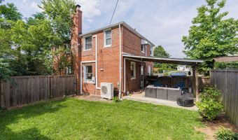 2422 S OAKLAND St, Arlington, VA 22206