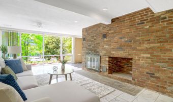 7413 REBECCA Dr, Alexandria, VA 22307