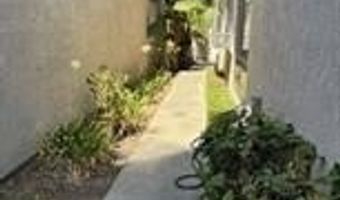 915 S Ridgecrest Cir, Anaheim, CA 92807