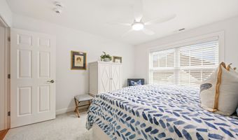 305 Richmond Glen Dr, Cheshire, CT 06410