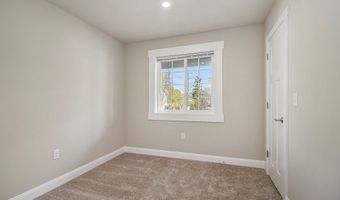 6 Maple Village Ct, Ann Arbor, MI 48103
