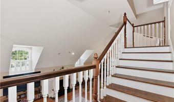 1000 Chapel View Blvd 306, Cranston, RI 02920