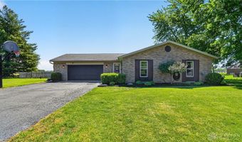 2115 Meadow Ln, Arcanum, OH 45304