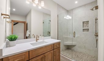 1991 SE 2ND St, Astoria, OR 97103
