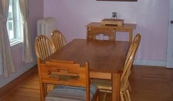 30 Simmons St, Newport, RI 02840