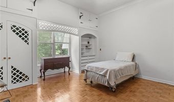 300 Country View Dr, Warwick, RI 02886