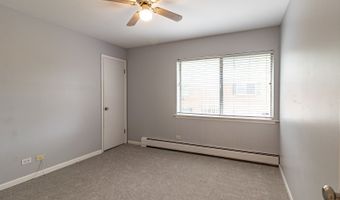 711 E Falcon Dr 201, Arlington Heights, IL 60005