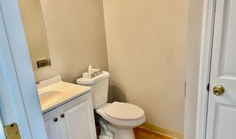 14 Depot Pl, Bethel, CT 06801