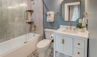 2367 Central Ave, Alton, IL 62002