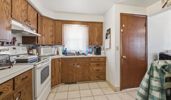 2325 N BALLARD Rd, Appleton, WI 54911