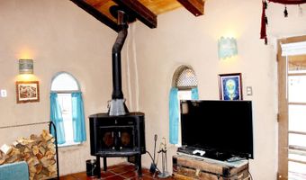 567 A Tune Dr, Arroyo Hondo, NM 87513