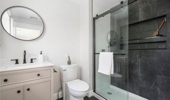 5 Braeburn Cir, Cranston, RI 02921