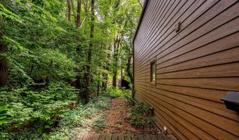 4612 Dover Dr, Ames, IA 50014