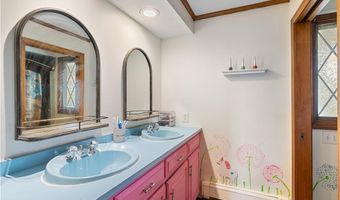9 Plantation Dr, Cumberland, RI 02864